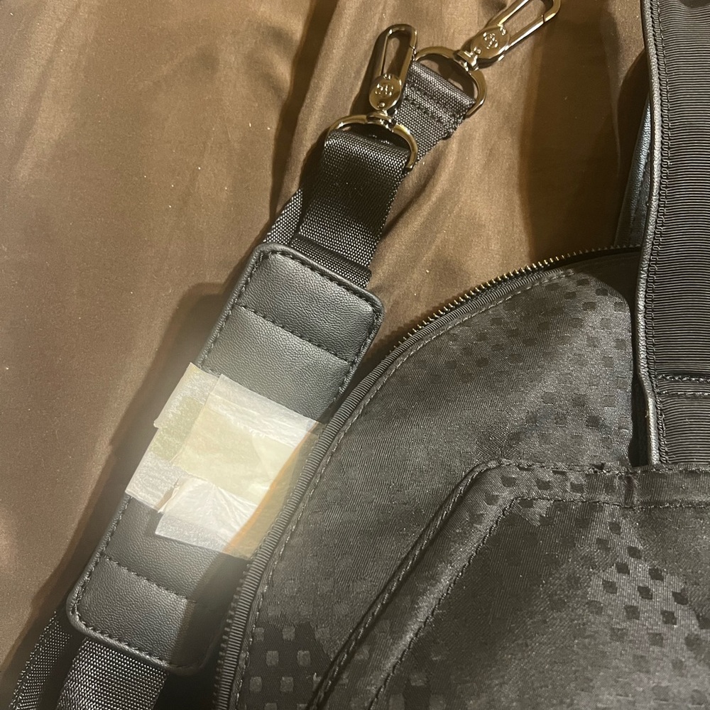 Lululemon Messenger bag - Picture 2 of 9
